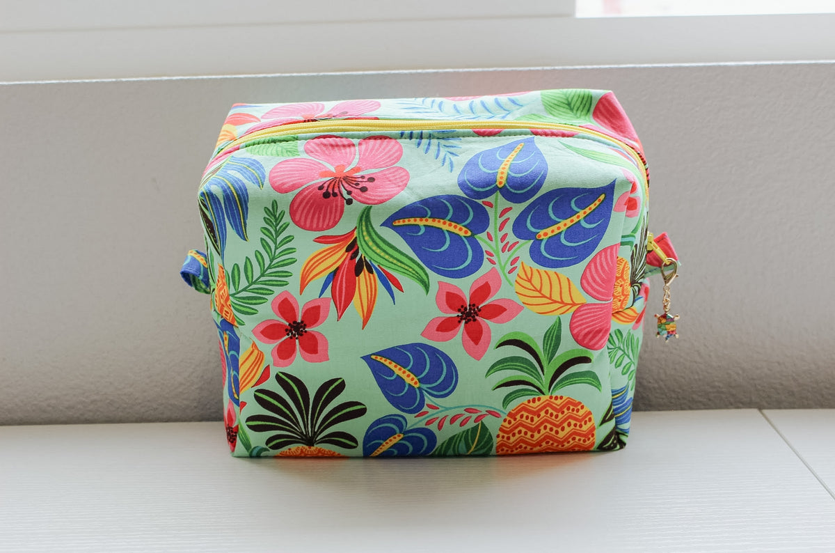 BOXY COSMETIC/TRAVEL POUCH