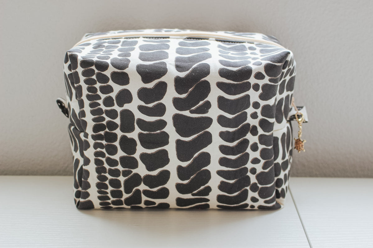 BOXY COSMETIC/TRAVEL POUCH
