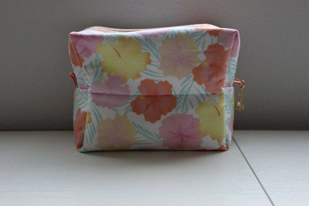 BOXY COSMETIC/TRAVEL BAG